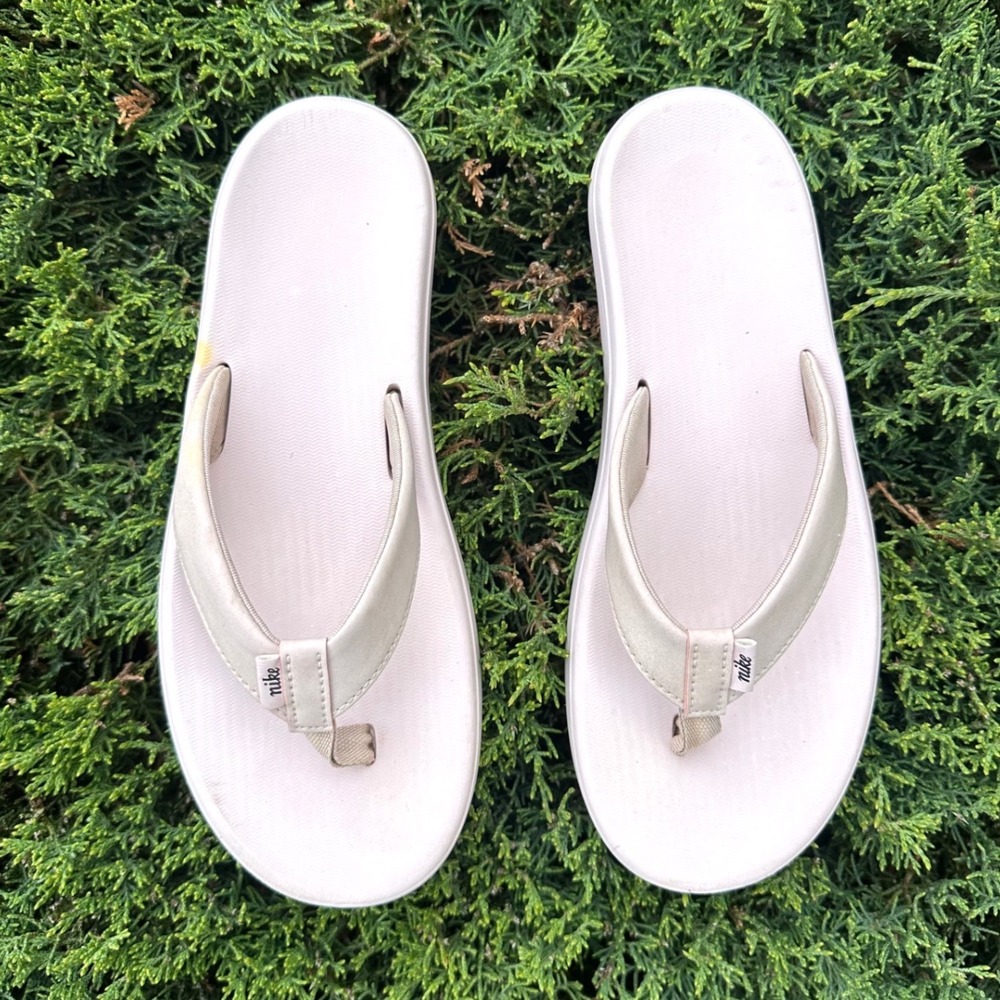 Nike Bella Kai Women's Flip‎ Flop Sandals Size 6 Rose Pink